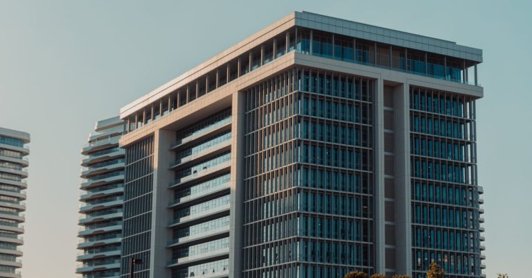 מס רכישה על נכס מסחרי: כמה משלמים וכך מחשבים